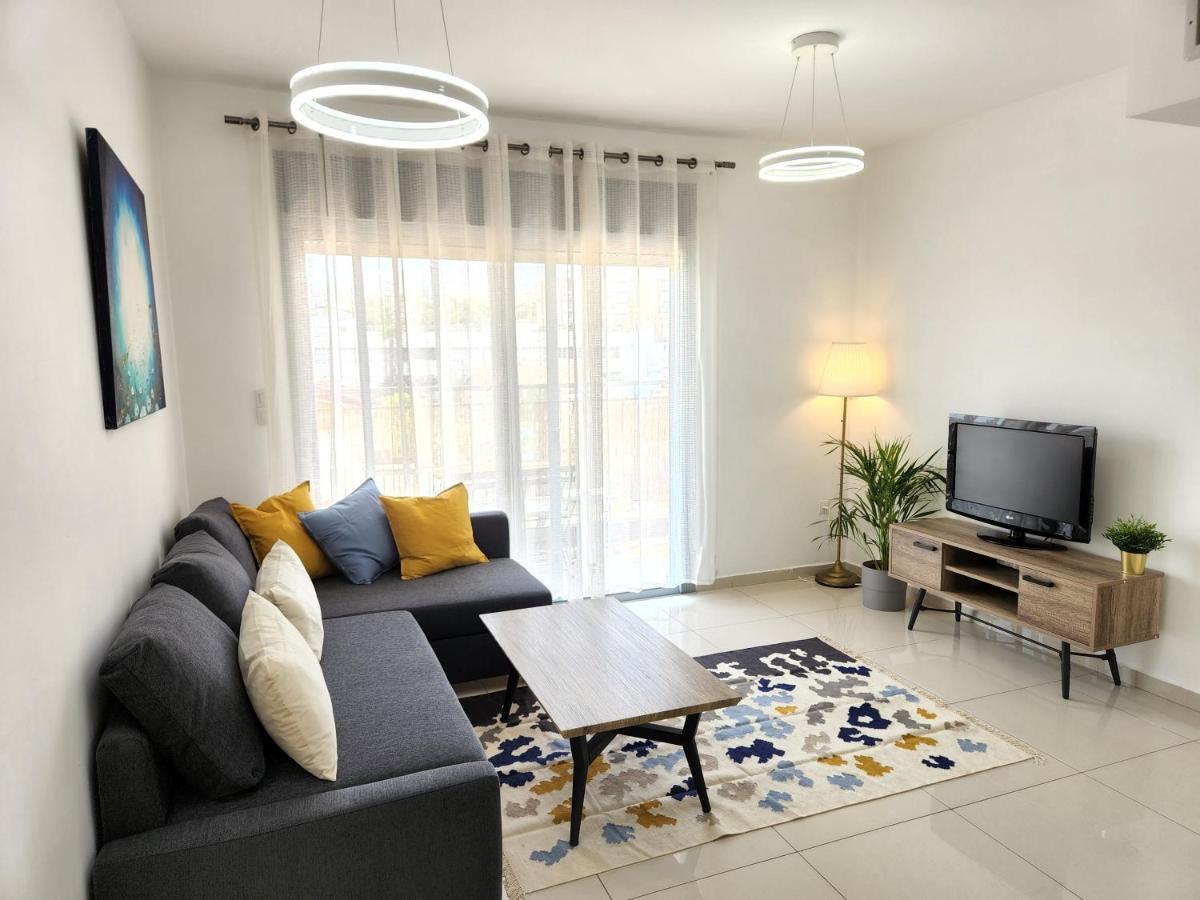 Melony Apartments Yam Suf Street Eilat Bagian luar foto