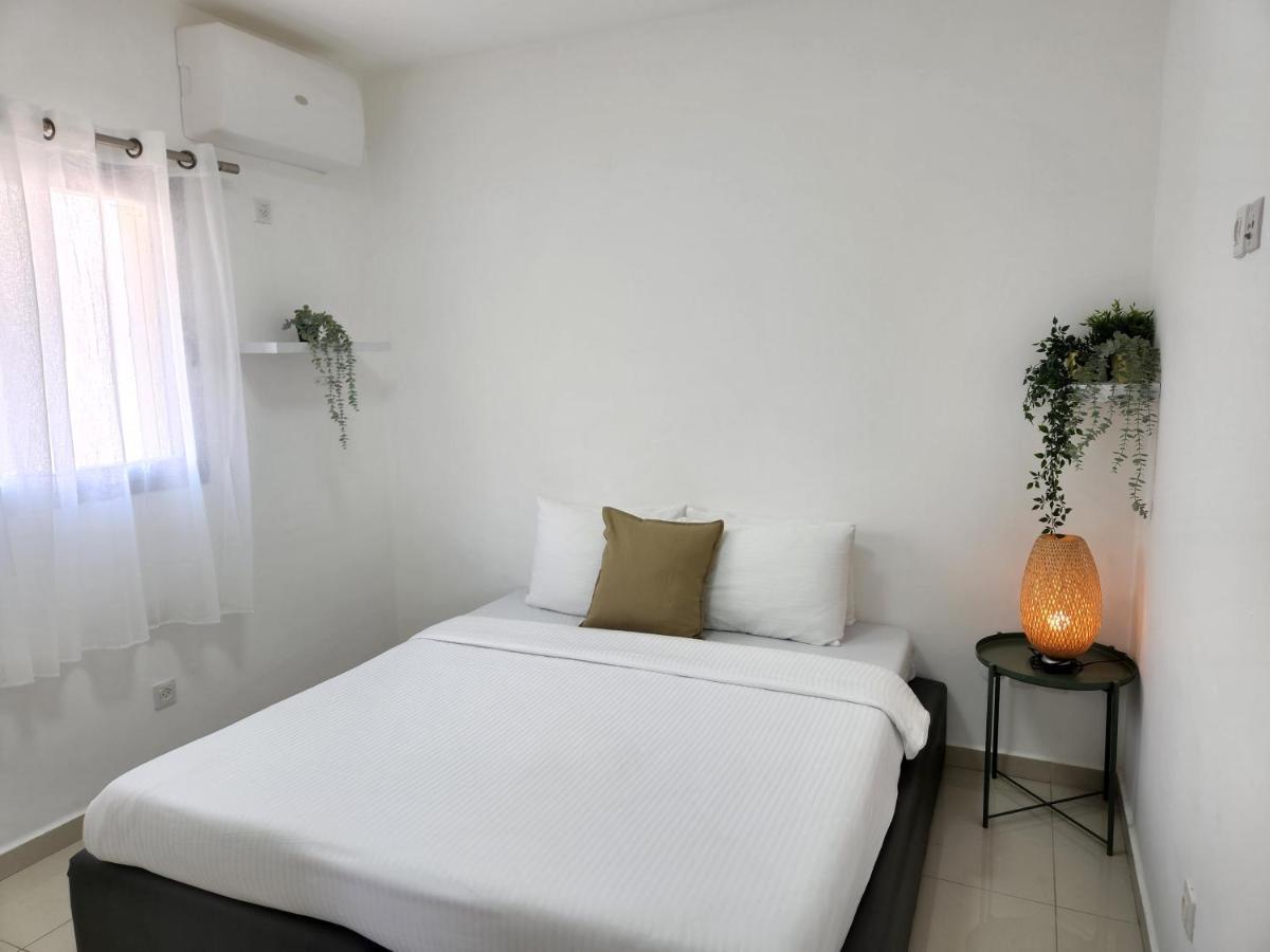 Melony Apartments Yam Suf Street Eilat Bagian luar foto