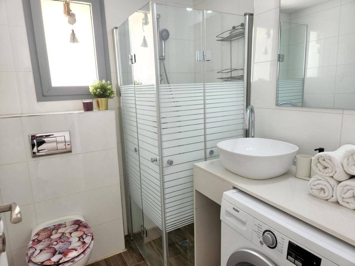Melony Apartments Yam Suf Street Eilat Bagian luar foto
