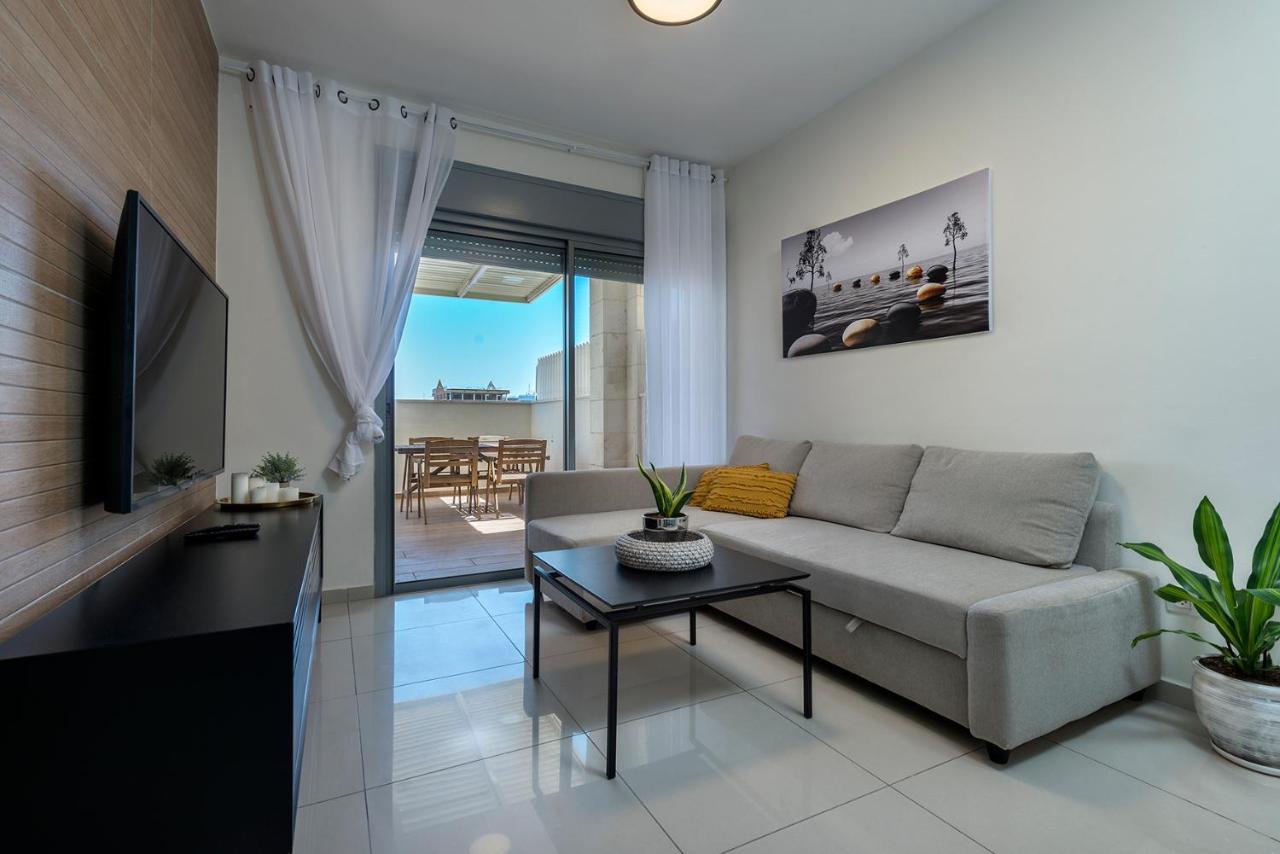 Melony Apartments Yam Suf Street Eilat Bagian luar foto