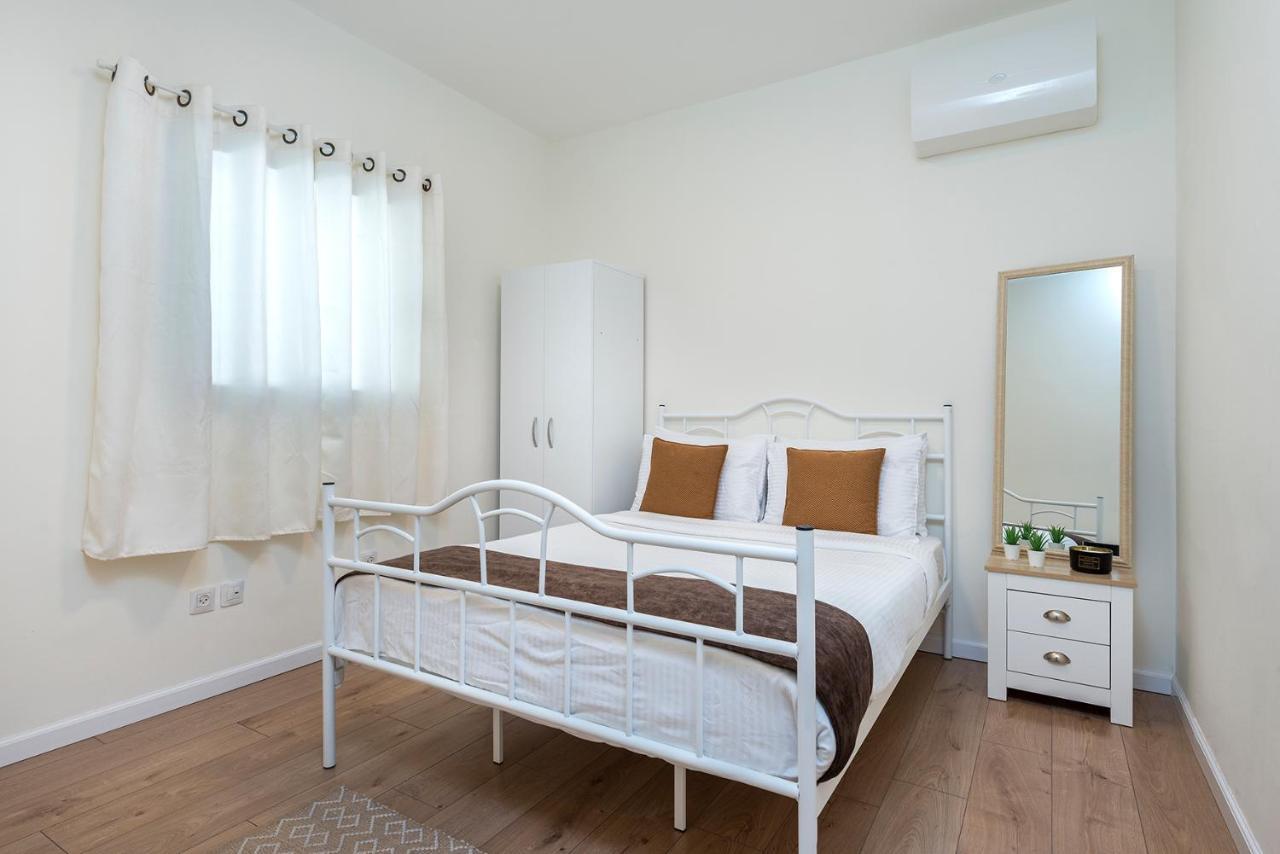 Melony Apartments Yam Suf Street Eilat Bagian luar foto