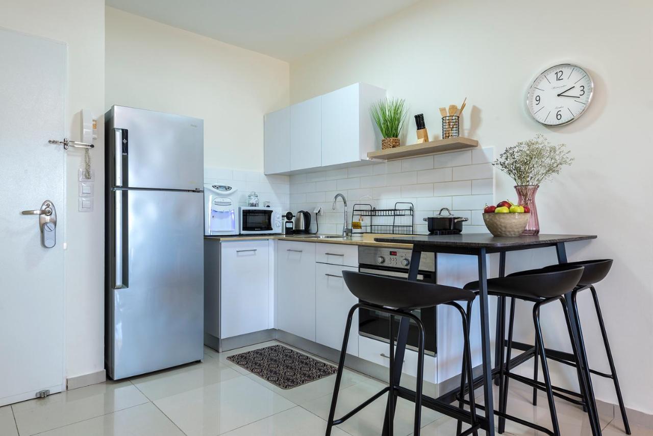 Melony Apartments Yam Suf Street Eilat Bagian luar foto