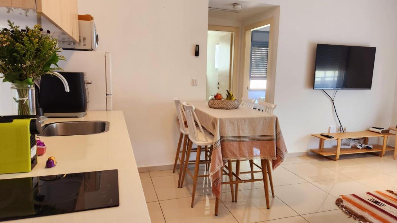 Melony Apartments Yam Suf Street Eilat Bagian luar foto