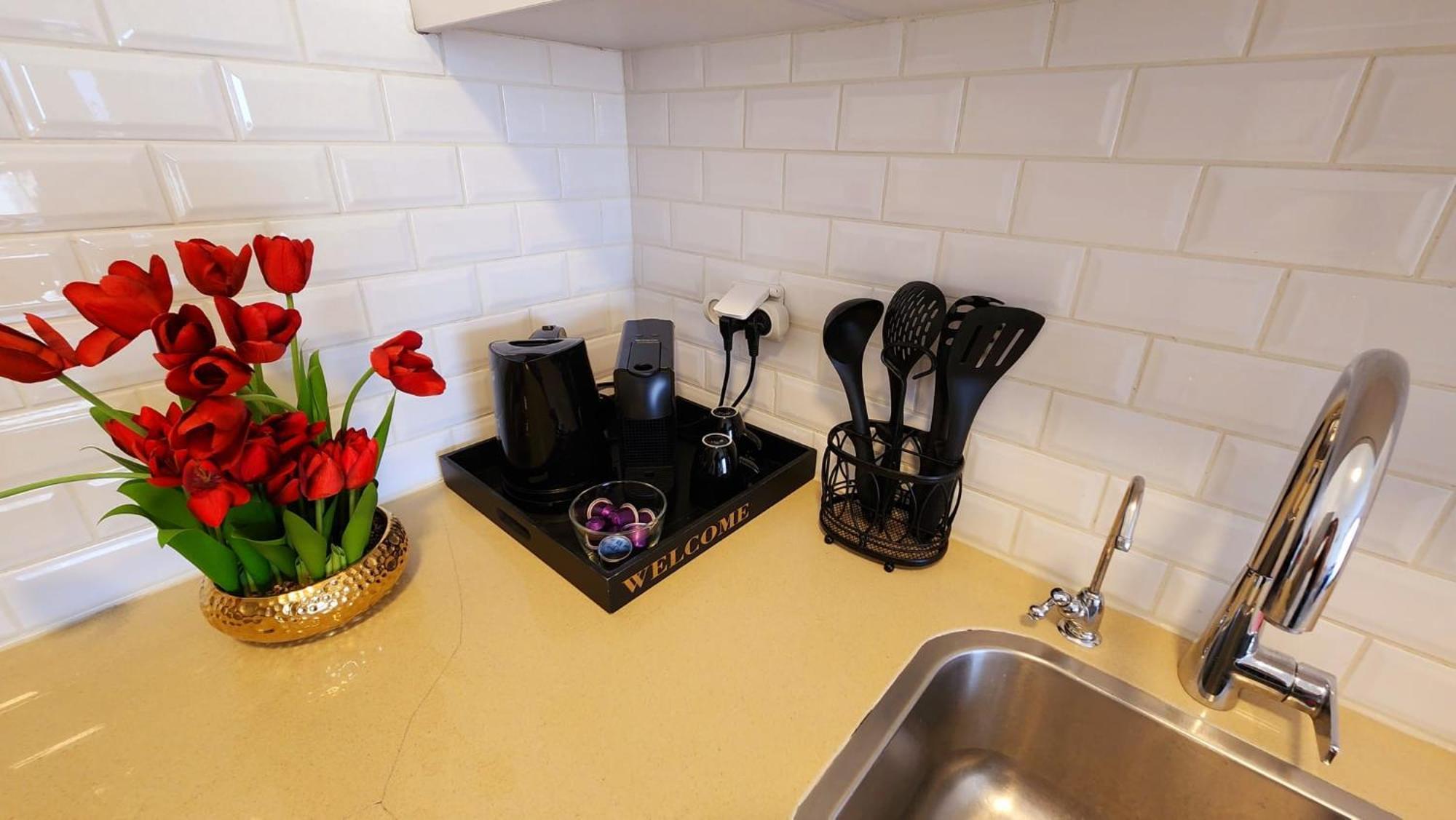 Melony Apartments Yam Suf Street Eilat Bagian luar foto