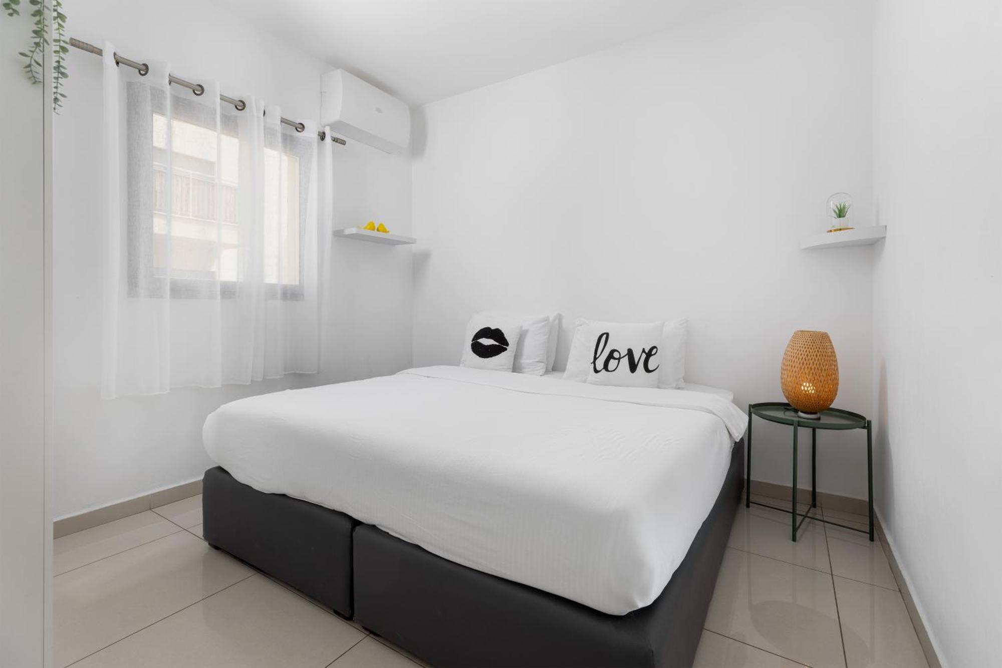 Melony Apartments Yam Suf Street Eilat Bagian luar foto